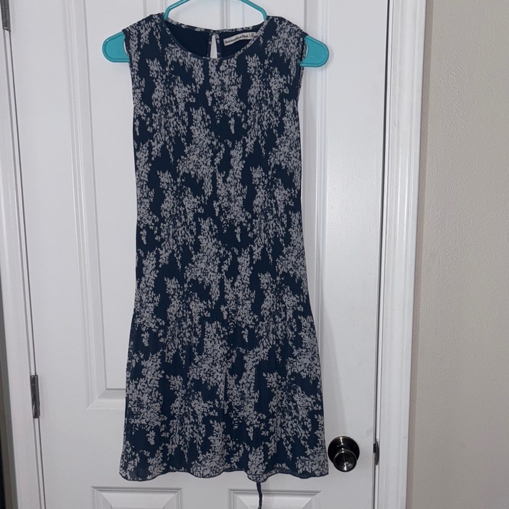 Abercrombie & Fitch Navy and White Ruffled Sleeveless Dress